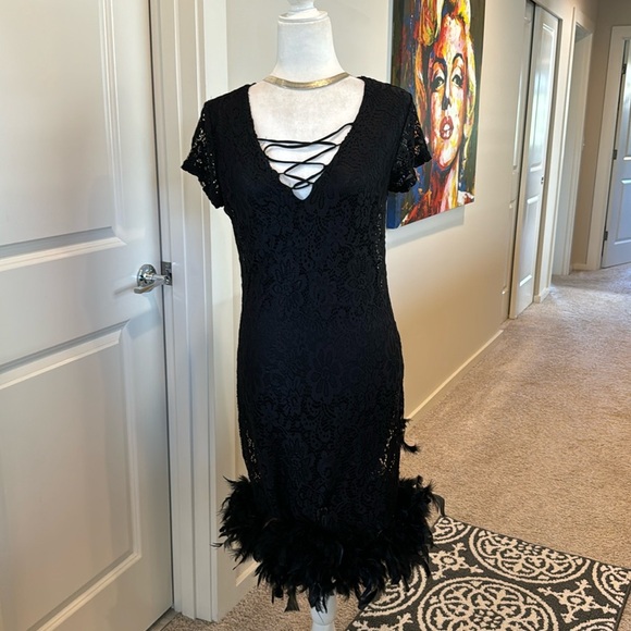 Ultra flirt New York, Los Angeles size large black dress feather trim - Picture 1 of 11